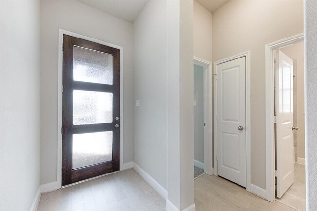 Foto del edificio - 8727 Arbor Trail Dr