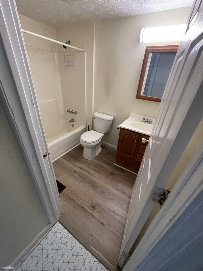 Foto del edificio - 1 br, 1 bath House - 15 2nd Street