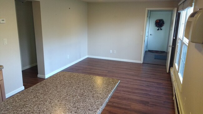 Foto del edificio - 1027 Riverside Dr