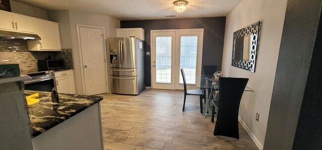 Foto del edificio - New Listing! Amazing 3 Bedroom, 2.5 Bath H...