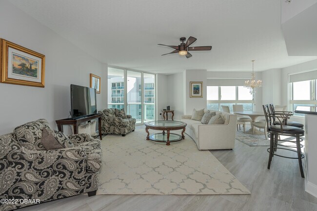 Foto del edificio - 241 Riverside Dr