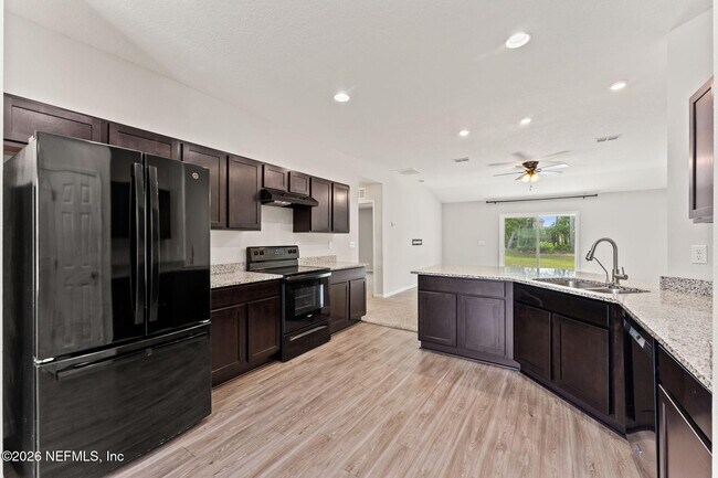 Foto del edificio - 12474 Camden Rd