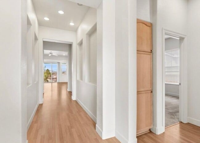 Building Photo - 6060 Cielo Cir