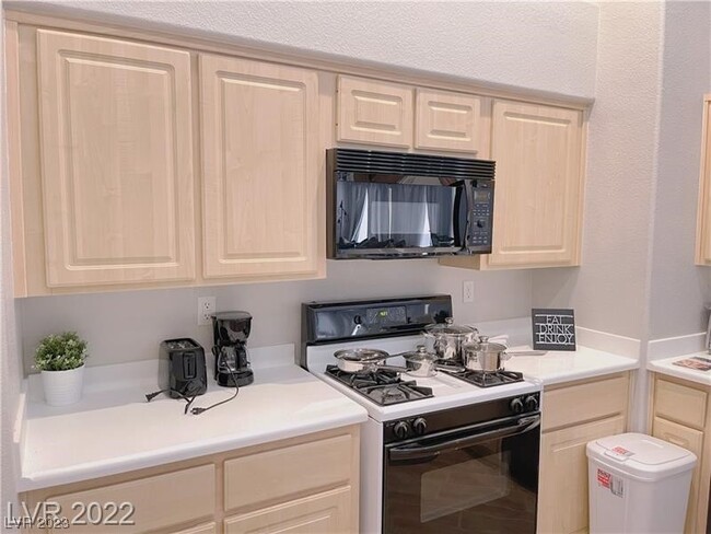 Building Photo - 4488 Summers Shade St