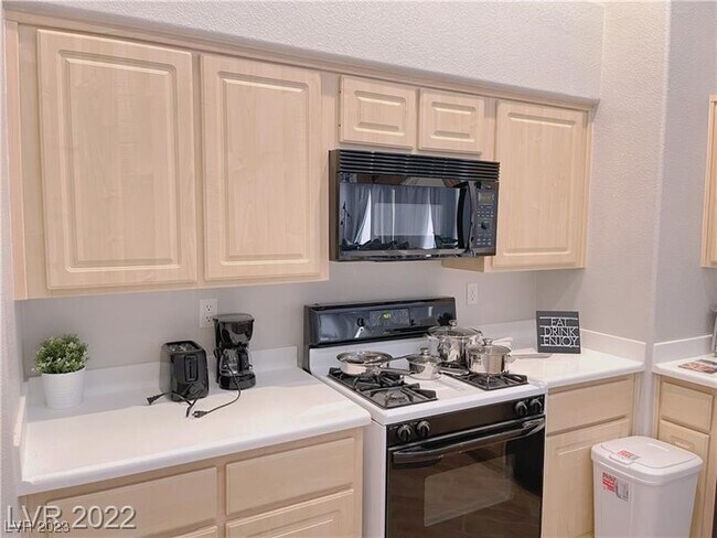 Foto del edificio - 4488 Summers Shade St