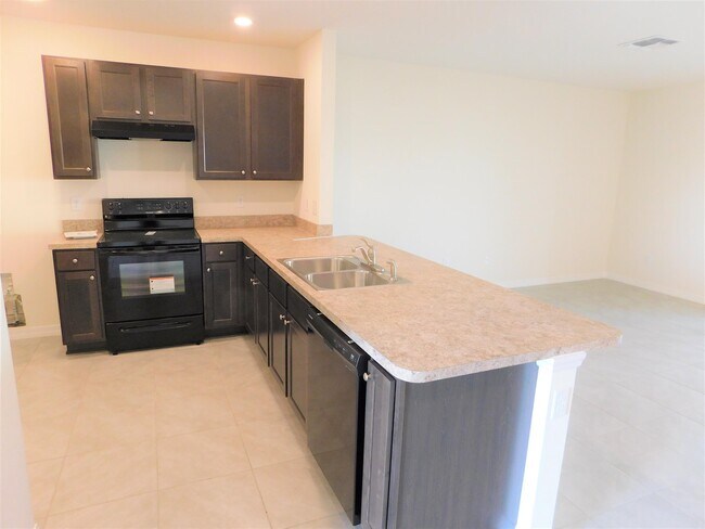 Building Photo - 9019 Alba Ln
