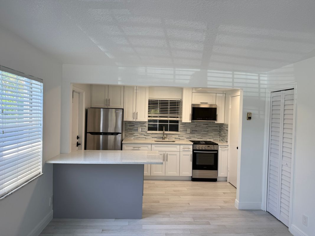 Foto principal - 333 SW 21st St