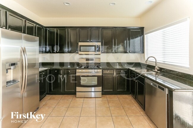 Foto del edificio - 718 S 124th Ave