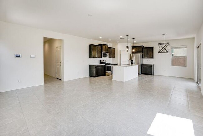 Building Photo - PENDING/RENTED - Rancho Del Lago Reserves