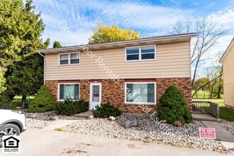 Building Photo - 922-924-926-928 East Avenue