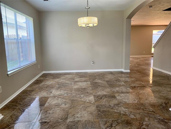 Building Photo - 2530 Tomsbrook Dr