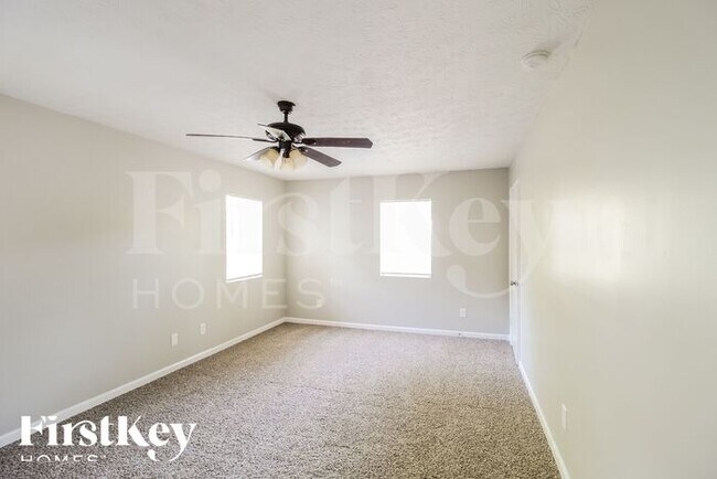 Building Photo - 908 3rd St
