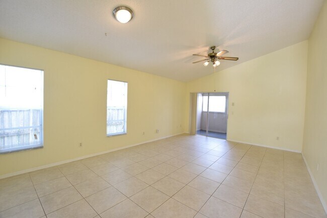Building Photo - Charming 2 Bed 2 Bath Home for Rent in Orl...