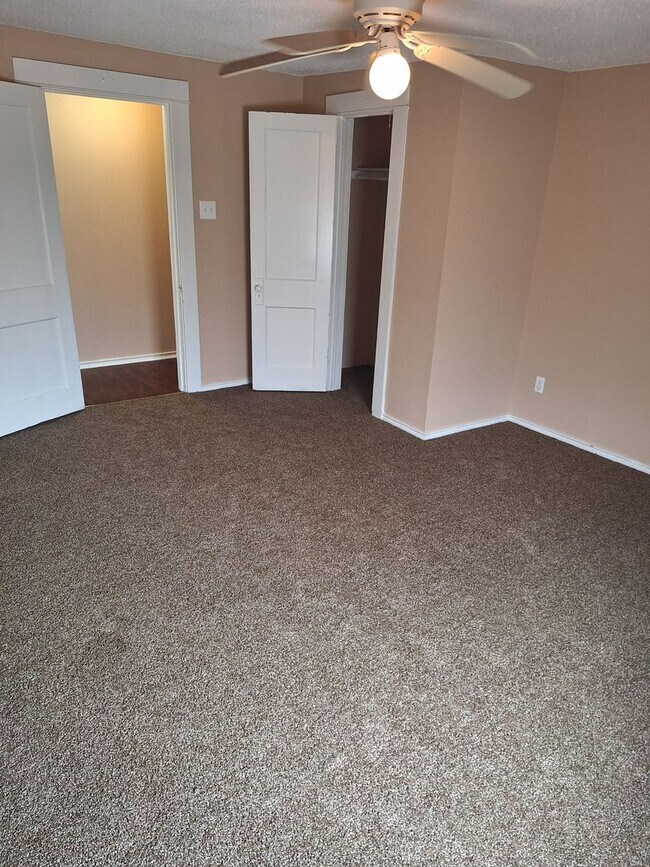 Foto del edificio - 2 bedroom, 1 bath
