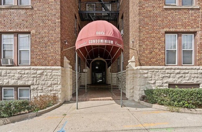 Foto del edificio - 6015 JFK Blvd E
