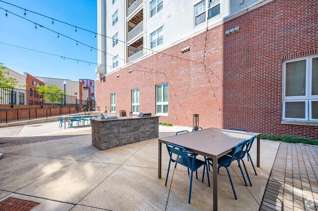 Courtyard Grill Area - The Landing Apartments