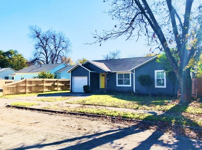 Building Photo - 3016 McKenzie Ave