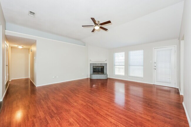 Foto del edificio - 512 Blue Haze Dr