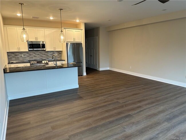 Building Photo - 1756 NY-9D