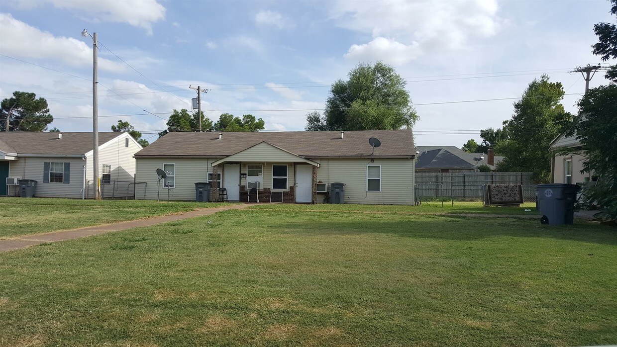 Building Photo - 3118 NW Ferris Ave