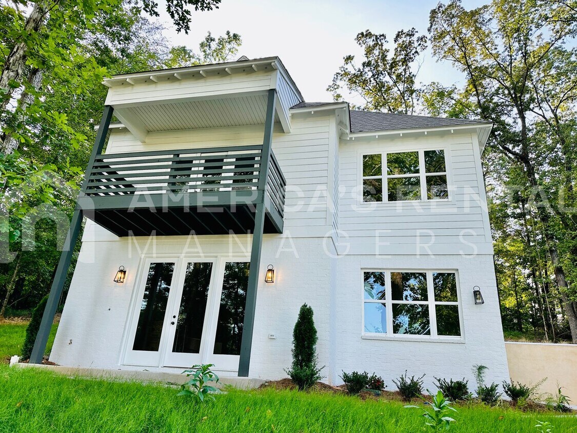 Foto principal - New Construction Home for Rent in Vestavia...