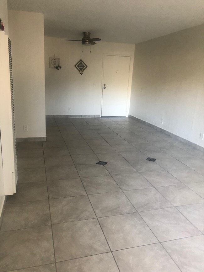 Foto del edificio - 13988-14000 Foothill Blvd