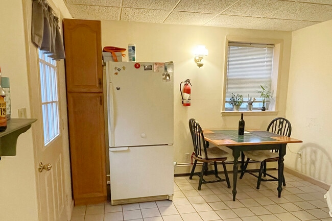 kitchen/dining - 31 Triangle Dr