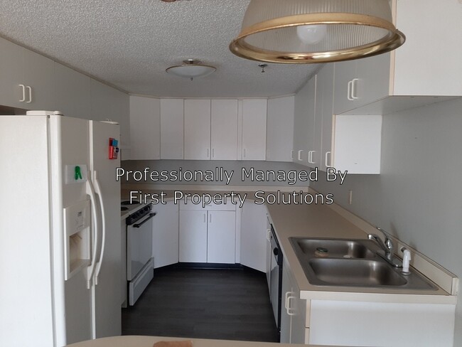 Foto del edificio - 104 N 8th St