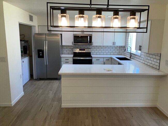 Kitchen - 4183 S Mill Ave