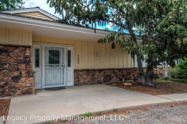 Building Photo - 1525 E Greenwood Ln