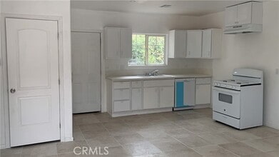 Building Photo - 8372 Vine Valley Dr