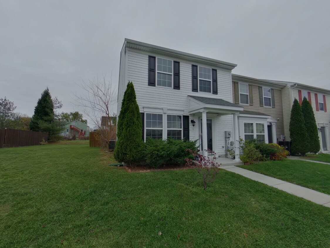 End Unit Townhome in Martinsburg House Rental in Martinsburg, WV