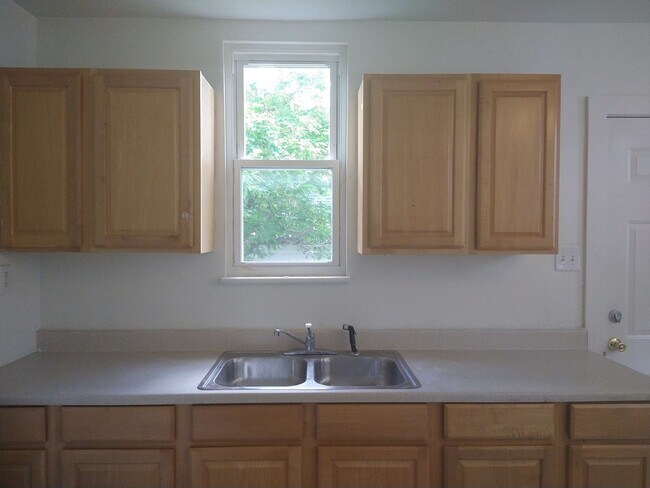 Foto del edificio - 206-208 N Harris Ave