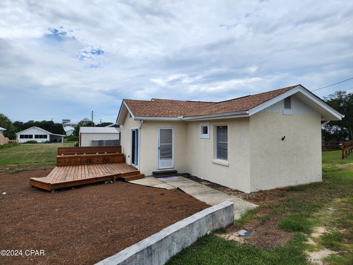 Primary Photo - 205 1st St