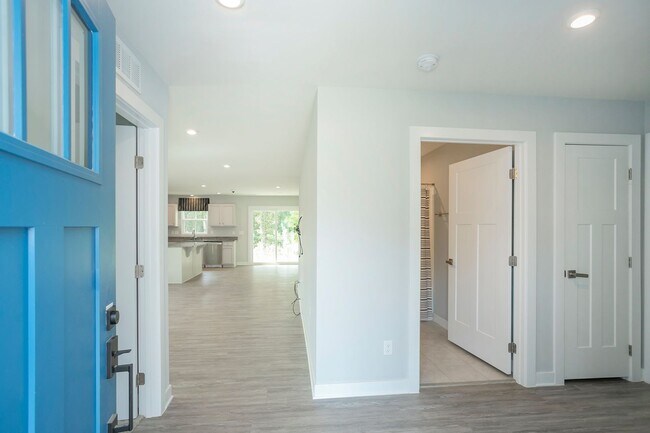 Foto del edificio - 711 Cottage Dr