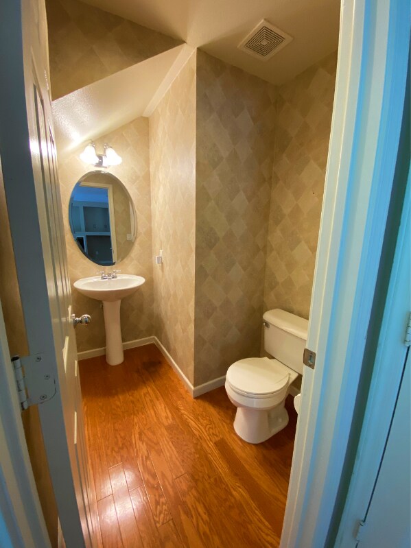 Foto del edificio - 1605 Daisy Ct