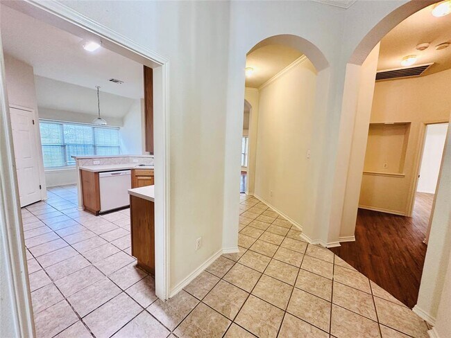 Foto del edificio - 1101 Hunter's Creek Dr