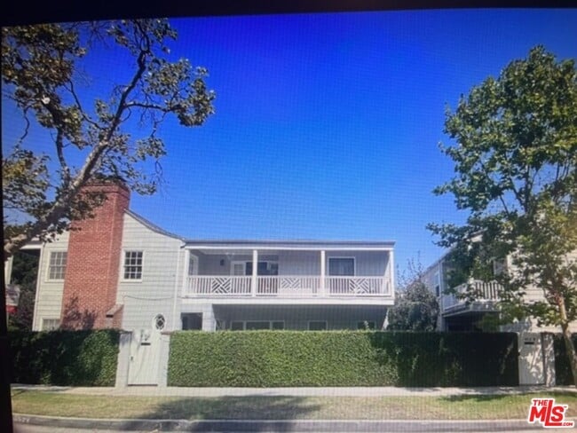Building Photo - 402 Canon Dr