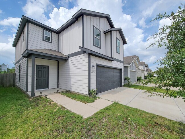 Foto del edificio - 16230 Dutton Clover Dr