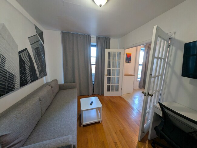 Foto del edificio - 224 E 95th St