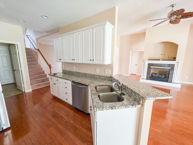 Building Photo - 218 Stoners Glen Ct