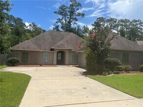 Building Photo - 552 English Oak Dr
