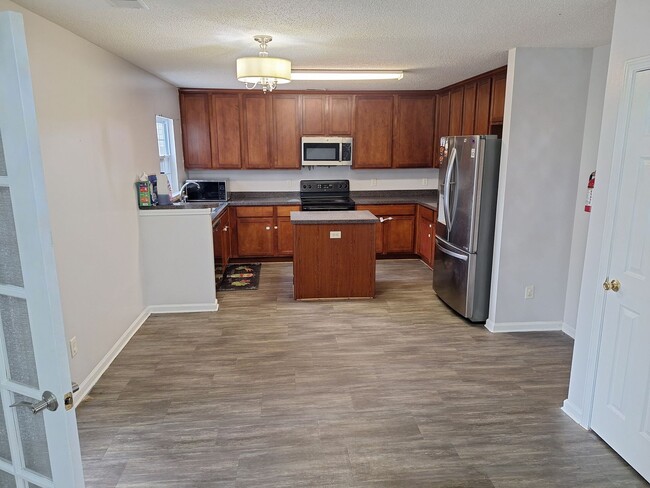 Foto del edificio - Wonderful Four Bedroom Home Located in Nor...