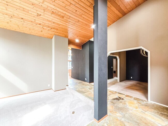 Building Photo - 11607 7th Place SE