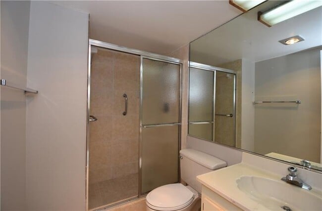 Building Photo - 510 N Ocean Blvd