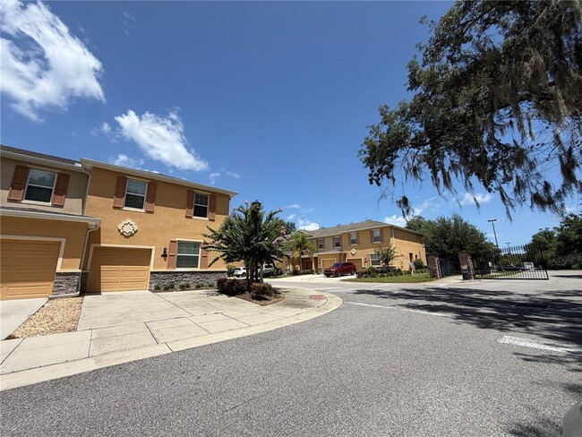Foto del edificio - 8448 Pine River Rd