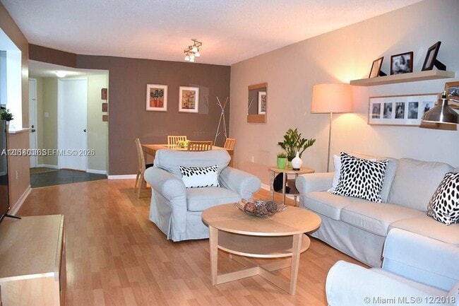 Foto del edificio - 4671 NW 97th Ct