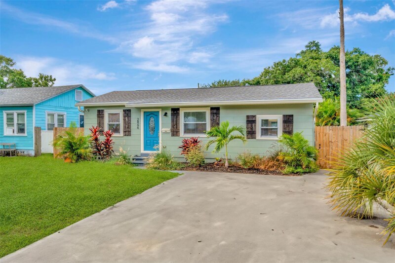 Foto principal - 2866 15th Ave N