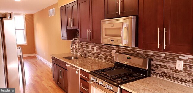 Foto del edificio - 546 N 12th St