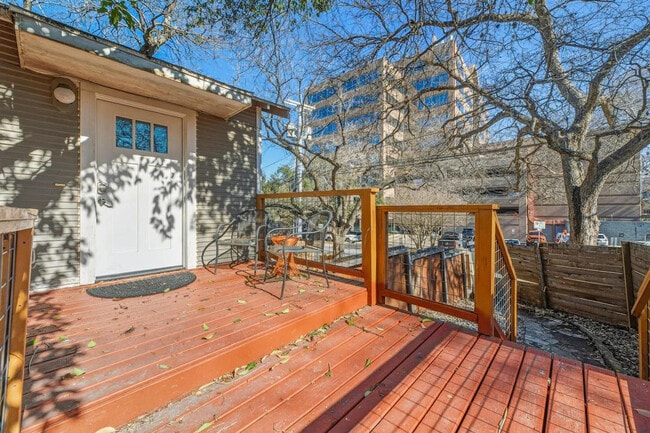 Building Photo - 512 Bouldin Ave